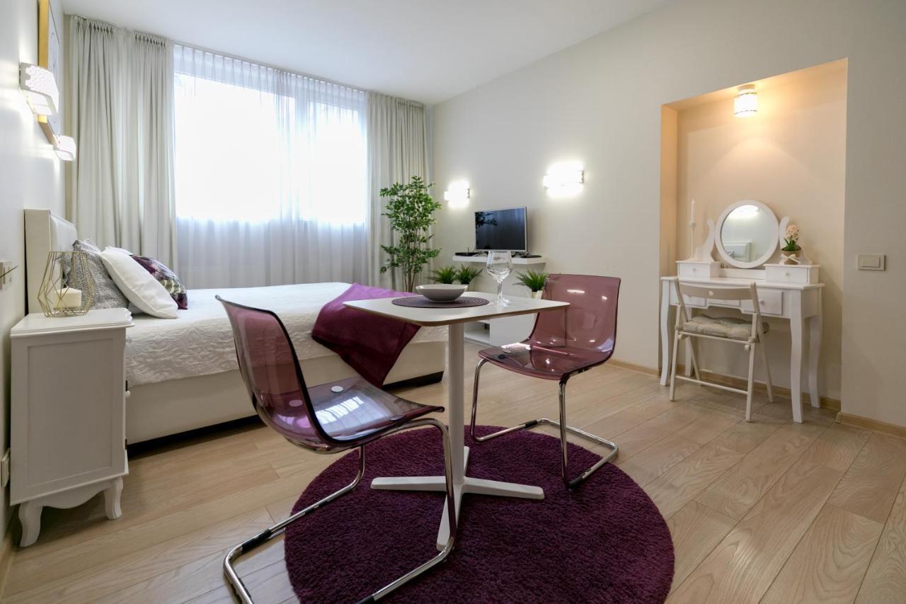 Raugyklos Apartamentai Vilnius Bagian luar foto